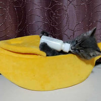 Couchage banane cozy pour chat - couchage